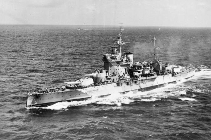 Warspite_obl_3.jpg.781e652ddef4997a078afe5afa10dd9a.jpg