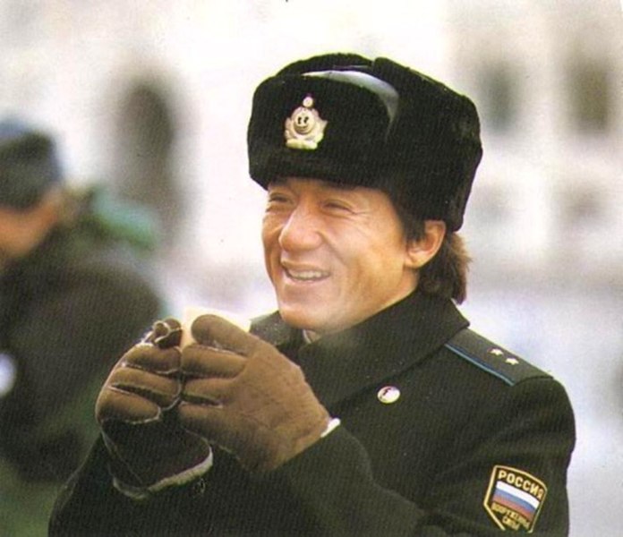 dzheki_chan_politsejskaja_istorija.jpg