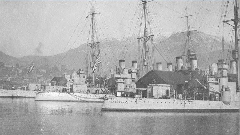 1925 USS 'Marblehead', 'Richmond', 'Trenton' at Hobart wharves.jpg
