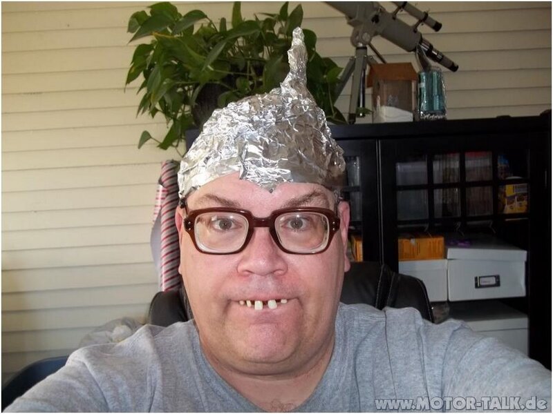 audi-sline-foil-helmet-8650100150335287744.thumb.jpg.88c42abb661a5780f9ce27ec4f44728e.jpg