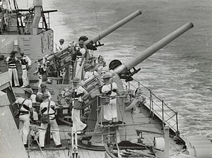 300px-HMAS_Sydney_4_inch_guns_SLV_H98.105_3249.jpg.c5dedd5d2136218171d4b59e8310c9bb.jpg
