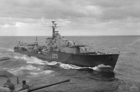 HMCS_Sioux_AWM_P05890_046.jpeg.db805856cd09679f3c21ea4fca2f1d11.jpeg