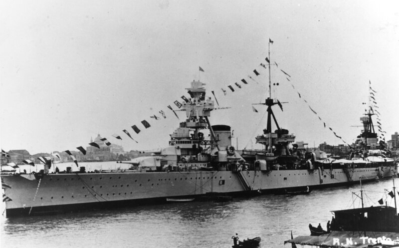 1920px-Italian_cruiser_Trento_NH_86592.thumb.jpg.cda963314af2b8cc00b3dd46189bfd25.jpg