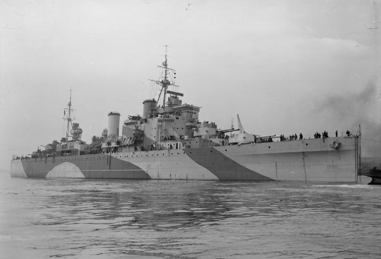 HMS_London_tow.jpg.bf93edfceed98553ab6574c275990a30.jpg