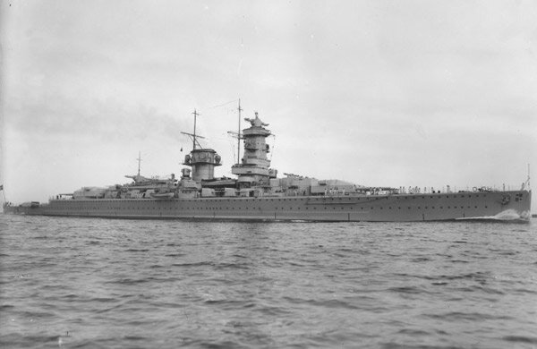 admiral-graf-shpee-karmannyj-linkor-01.jpg.9938fed67b5535cf3cae985f0a4df4eb.jpg
