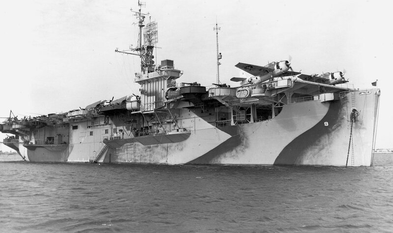 1355825345_USS_Bogue_(CVE-9)_at_Bermuda_February_1945.thumb.jpg.41447bbe0fe494a53bcd358786bb4b05.jpg